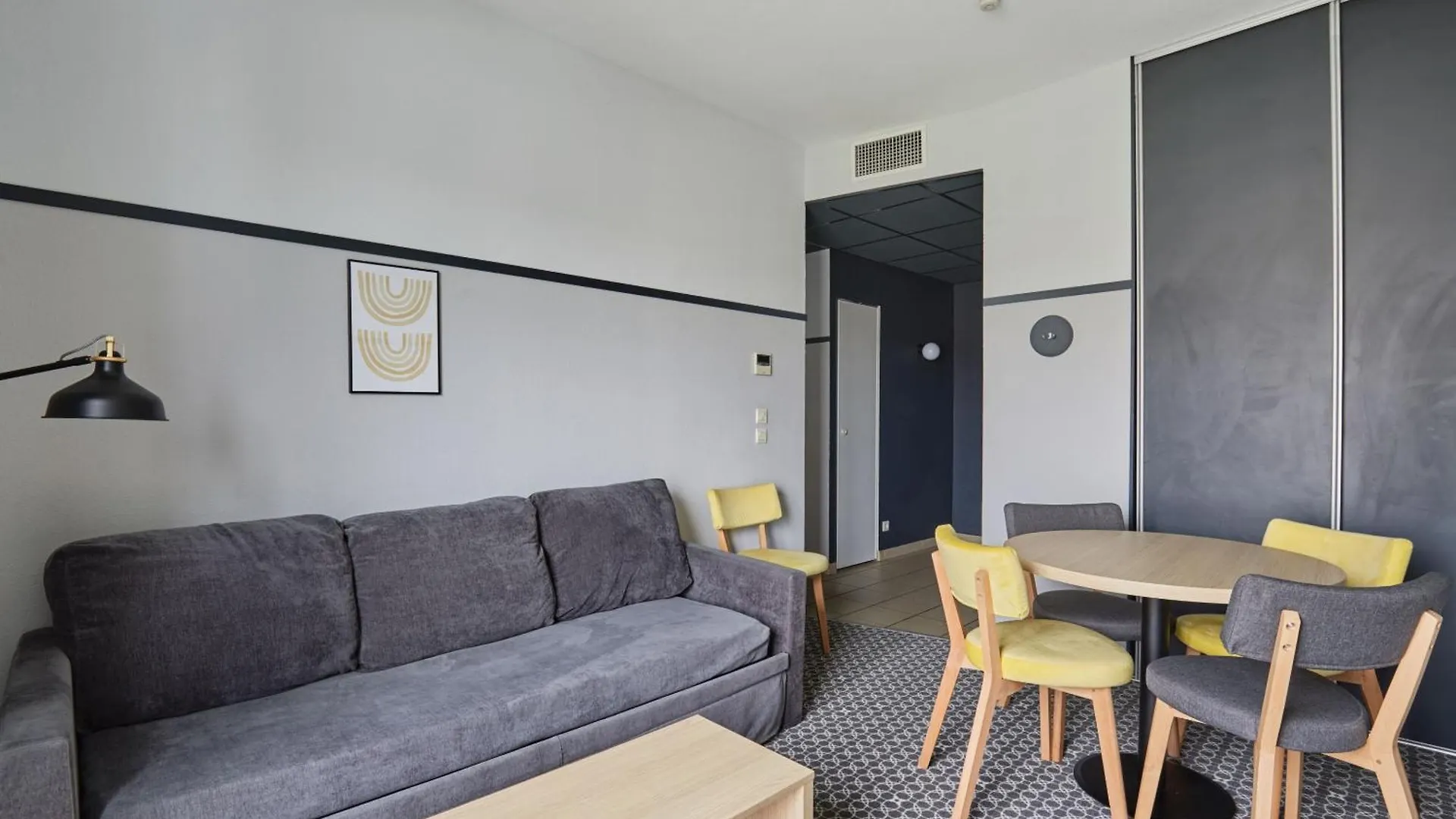 Appart'Hotel Odalys City - Bioparc Lyon Est 4*,  France