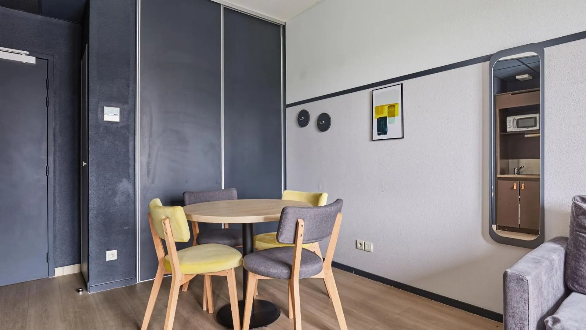 Appart'Hotel Odalys City - Bioparc Lyon Est Aparthotel