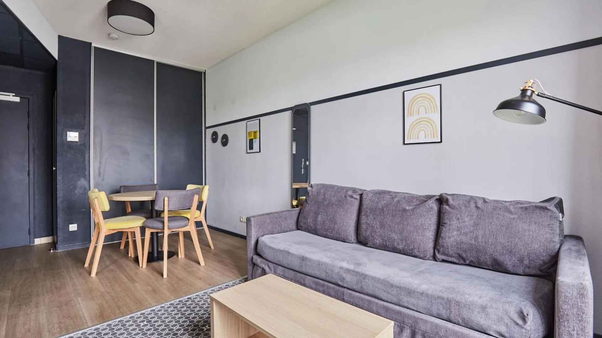 Appart'Hotel Odalys City - Bioparc Lyon Est