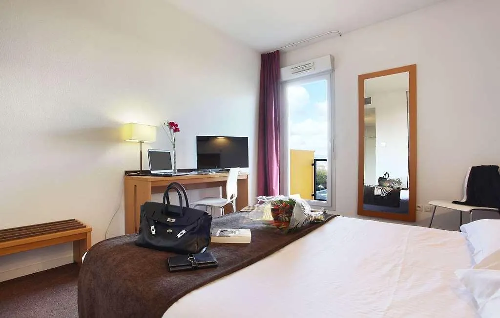 Appart'Hotel Odalys City - Bioparc Lyon Est 4*,