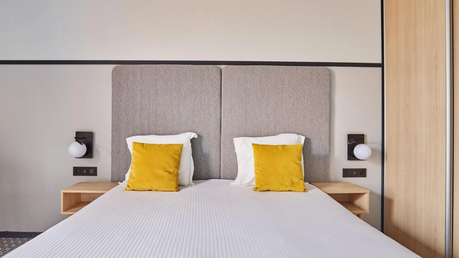Appart'Hotel Odalys City - Bioparc Lyon Est 4*,