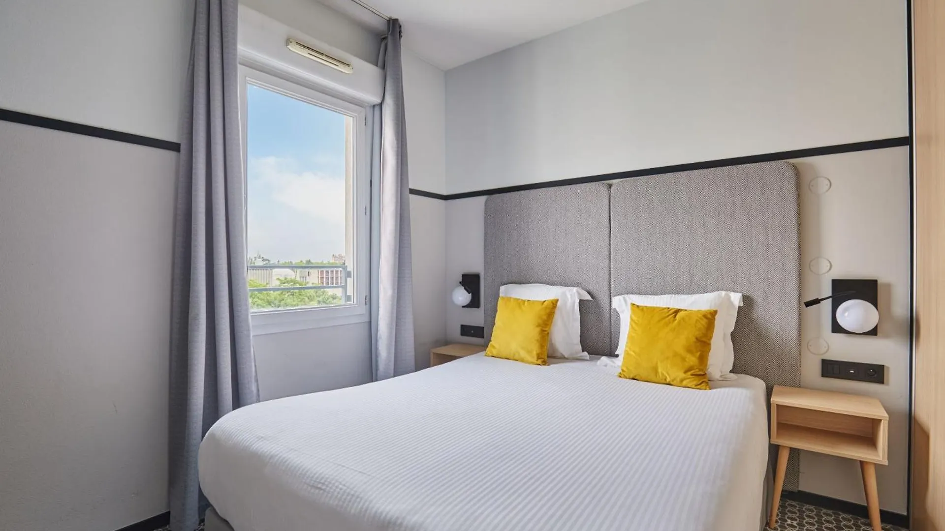 Appart'Hotel Odalys City - Bioparc Lyon Est 4*,