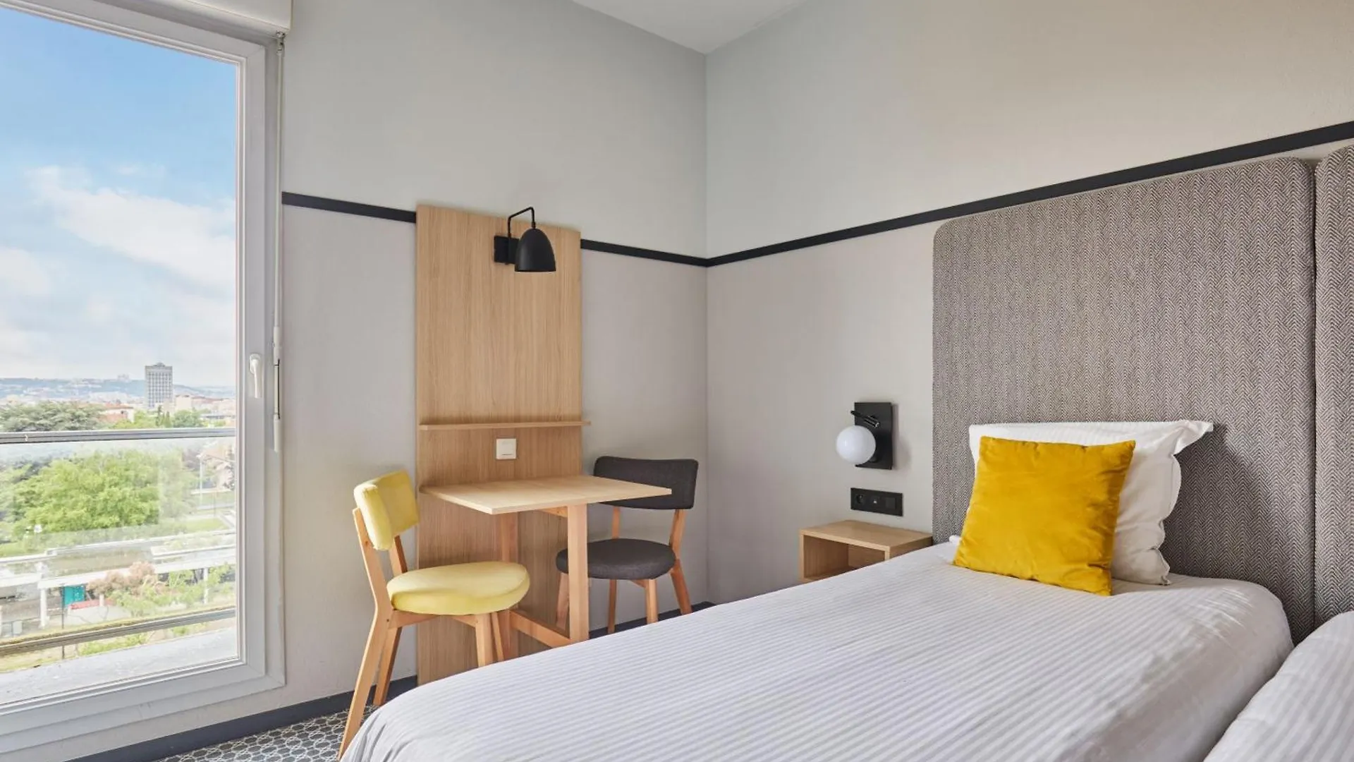 Appart'Hotel Odalys City - Bioparc Lyon Est Aparthotel