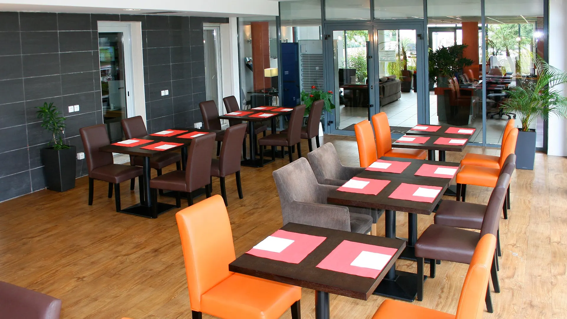 Appart'hotel Odalys Lyon Bioparc 4*,