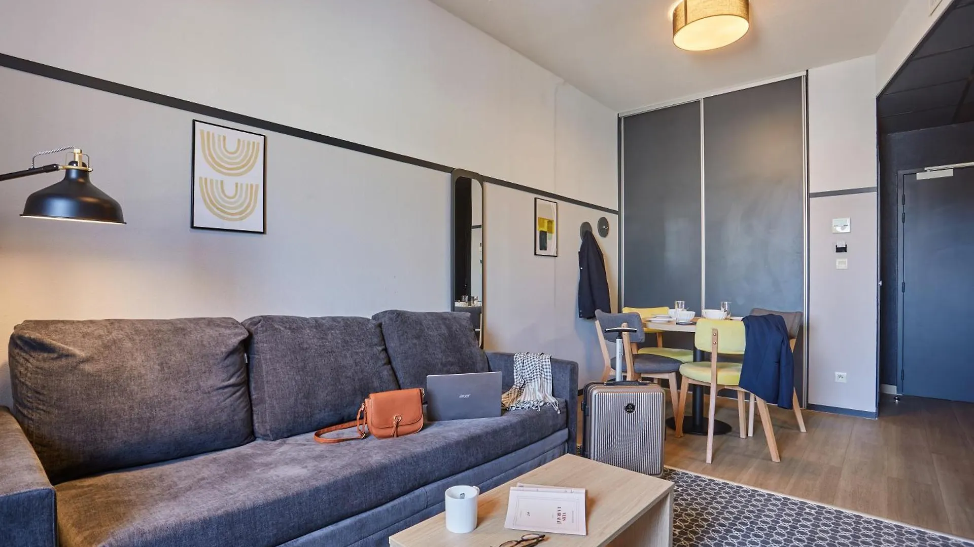 Appart'hotel Odalys Lyon Bioparc 4*,