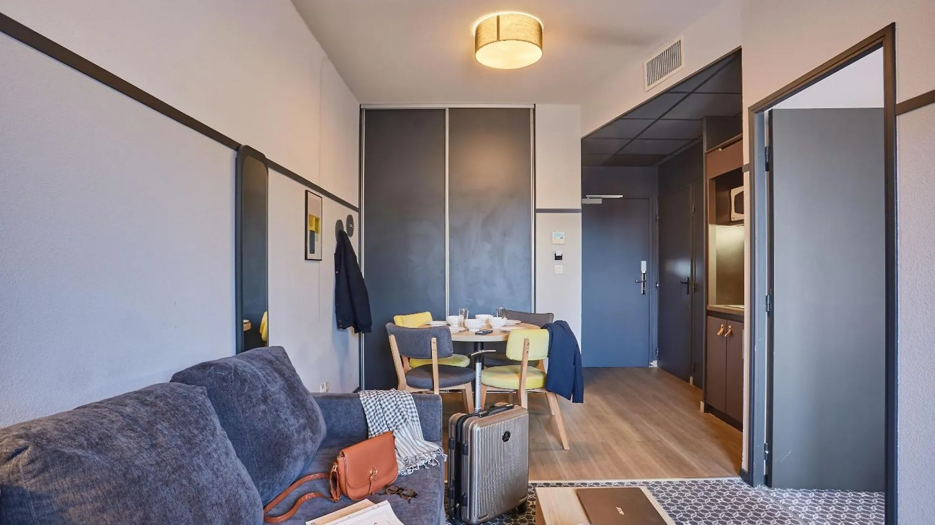 Appart Hotel Odalys City Lyon Bioparc 4*,  Fransa