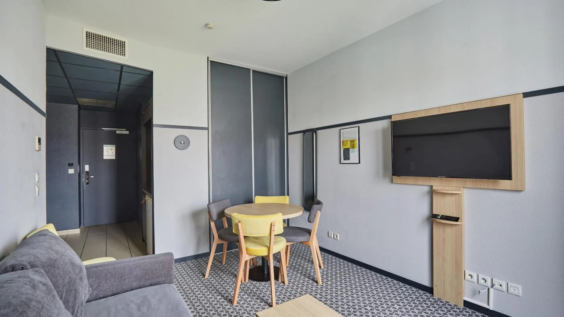 Appart'Hotel Odalys City - Bioparc Lyon Est Aparthotel